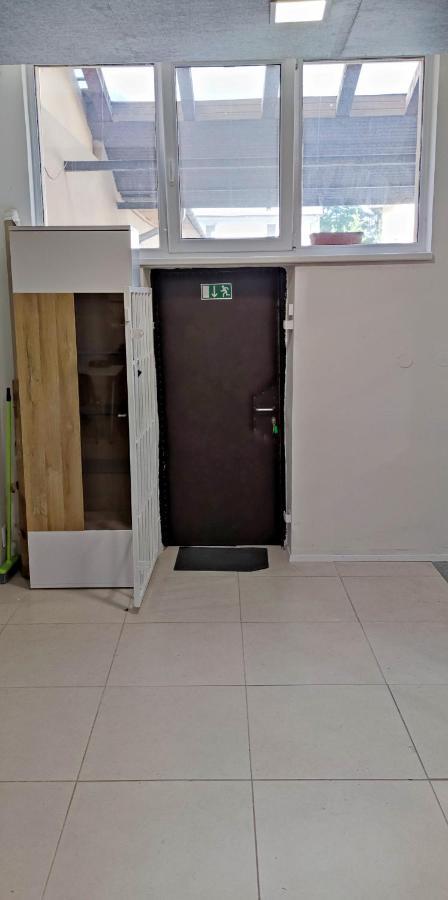 Krasny Priestranny Slnecny Apartman V Centre Mesta Trencin Exterior photo